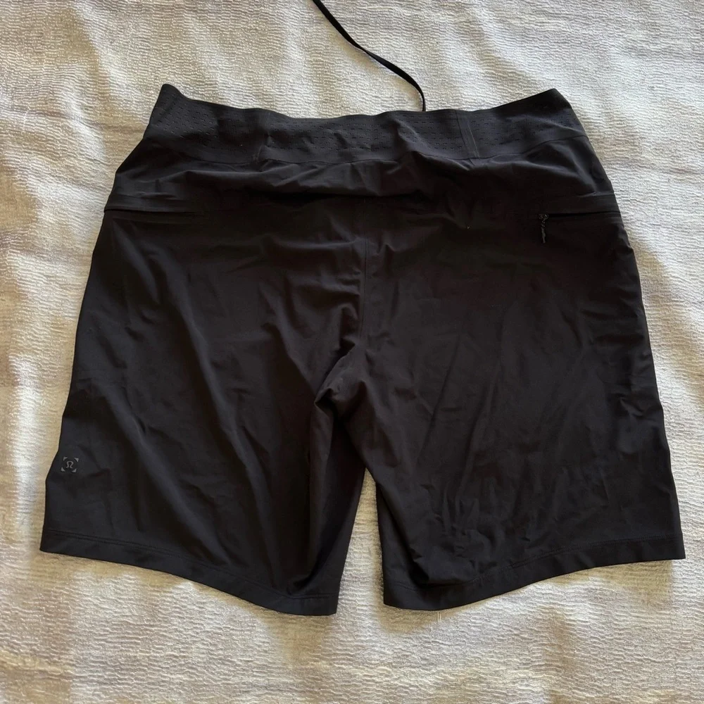 LULULEMON Black Men Casual Shorts, Size 34